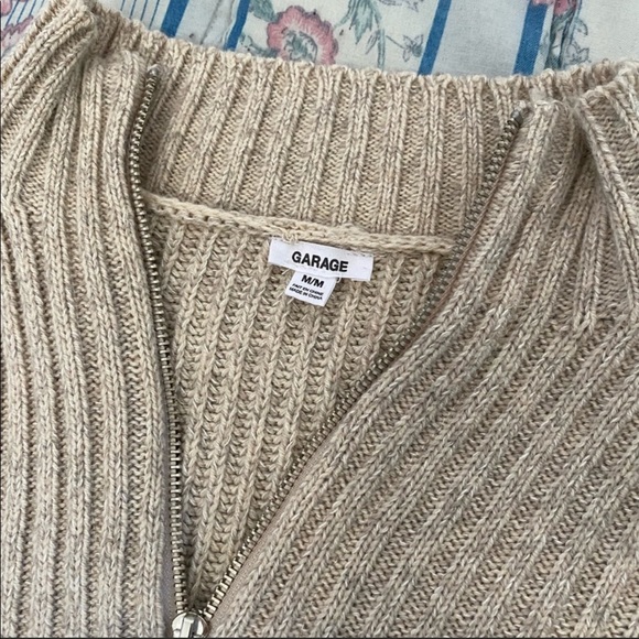 Garage | 80’s Mock Neck Sweaters Size: Medium - Picture 5 of 6